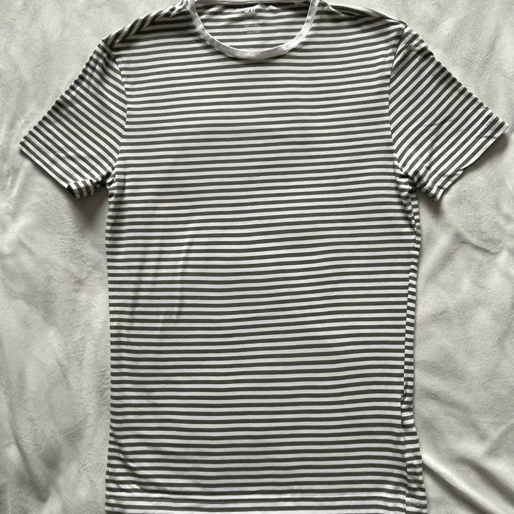 H&M Slim Fit Green & White Striped T-Shirt - Size S